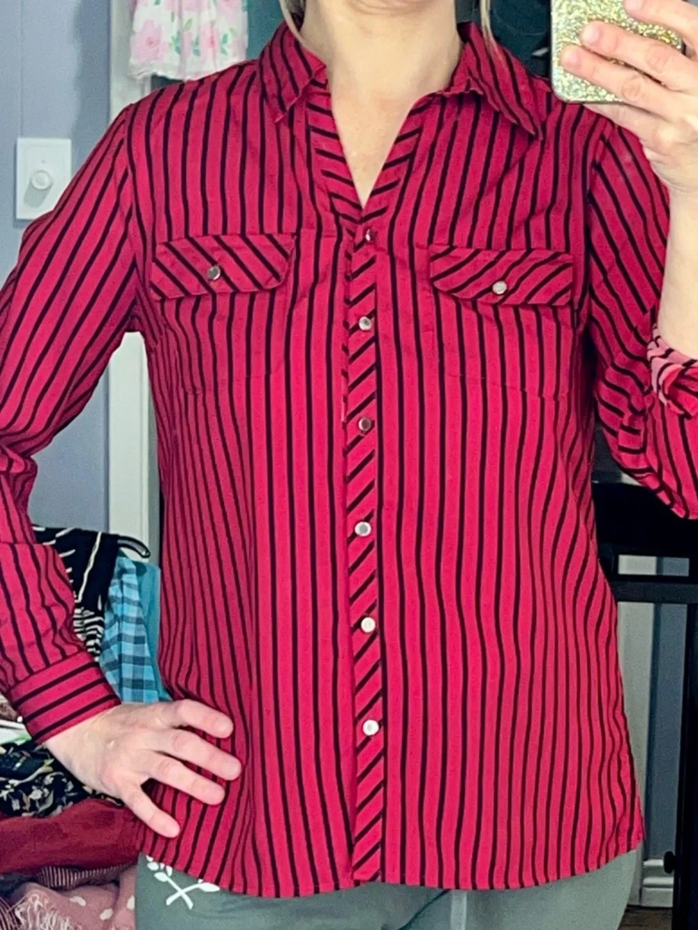 Notations Button-up Collared Blouse - Picture 3 of 6